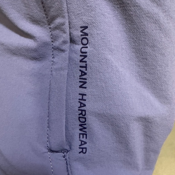 Mountain Hardwear hooded jacket - Picture 5 of 5